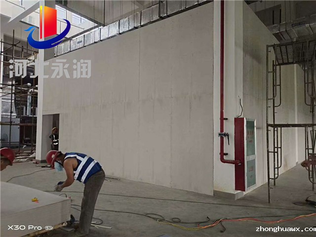 泄爆墙